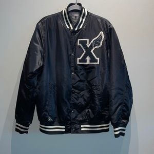 10 deep jacket. Mens large. Hole in sleeve.